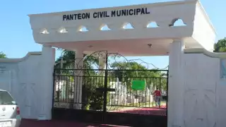 Del total de tumbas, el 10 por ciento de todas la tumbas se encuentran abandonadas. Foto: Manuel Collí