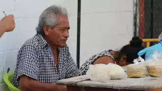 La competencia para vender pozol aumentó, ya que las personas desempleadas retoman la actividad