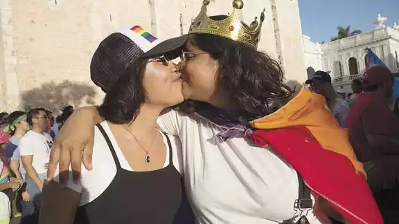 Argumentan que al no aprobarlo, se perpetúa la discriminación 
hacia la comunidad LGBTTTIQ+.