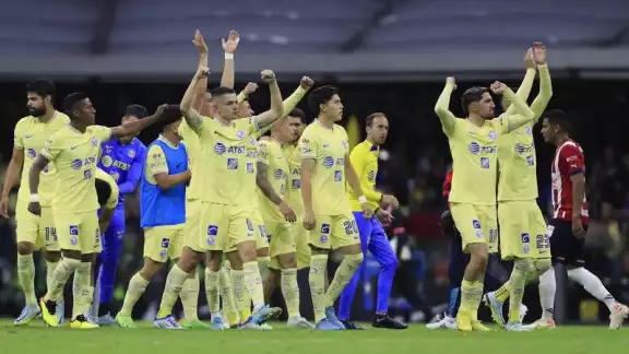 América se mantiene en la cima de la tabla general tras firmar una ventaja de dos puntos sobre Monterrey América se mantiene en la cima de la tabla general tras firmar una ventaja de dos puntos sobre Monterrey