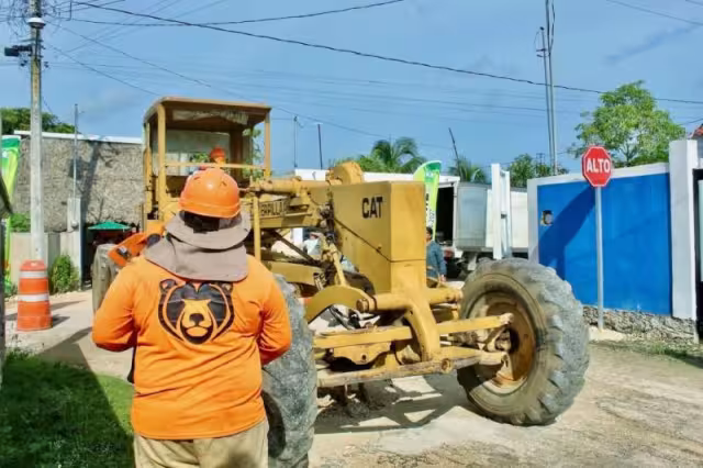 Gobierno del Estado mejora calles y movilidad en Kinchil y Cantamayec