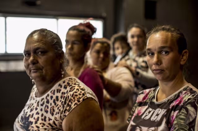 Es importante comprender la racialización únicamente como una categoría que nos permite entender nuestro 
lugar en una jerarquía definida por el sistema racista y encontrar las formas de resistencia más adecuadas