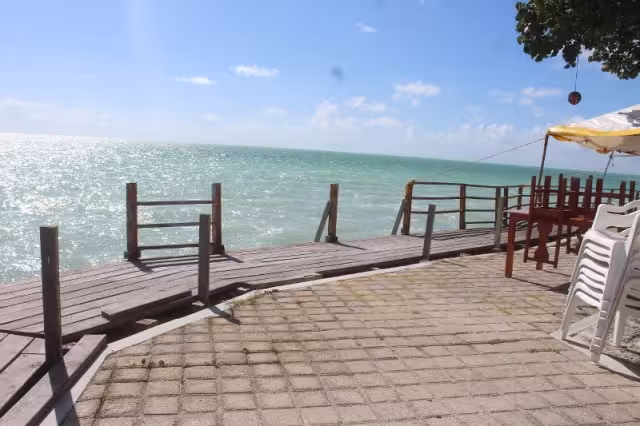 El Boulevard Bahía tiene dañado el equipamiento urbano público