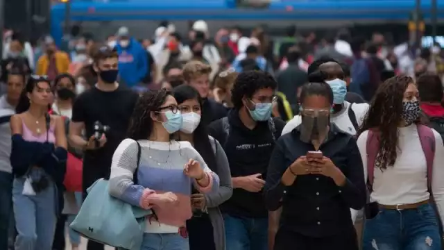 Las autoridades informaron de un repunto de positivos de COVID-19 en el grupo de personas de 50 a 59 años