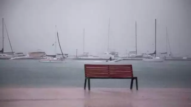 Rick se fortalece a Huracán Categoría 1 frente a Guerrero
