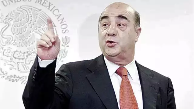 Jesús Murillo Karam deberá esperar al miércoles para saber si será vinculado a proceso por tres delitos relacionados con el caso Ayotzinapa