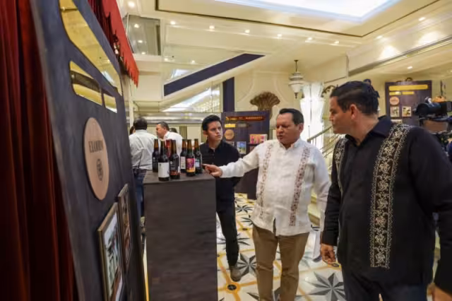 Gobernador Joaquín Díaz Mena reafirma apoyo a emprendedoras y emprendedores