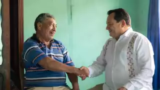 “Me devolvieron las ganas de salir”: La historia de don Álvaro, uno de los 97 yucatecos operados de cataratas con apoyo del Gobierno del Renacimiento Maya