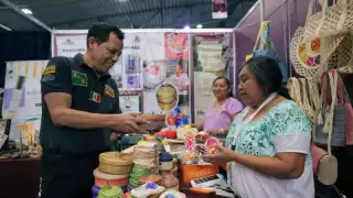 Talento de artesanos locales brilla en la Semana de Yucatán en México