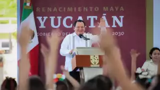 Joaquín Díaz Mena cumple con el compromiso con una primaria de Mérida para la entrega de un domo multiusos