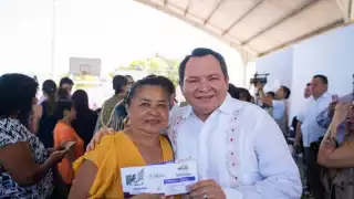 Entregan en Progreso más de 900 tarjetas del programa “Mujeres Bienestar"