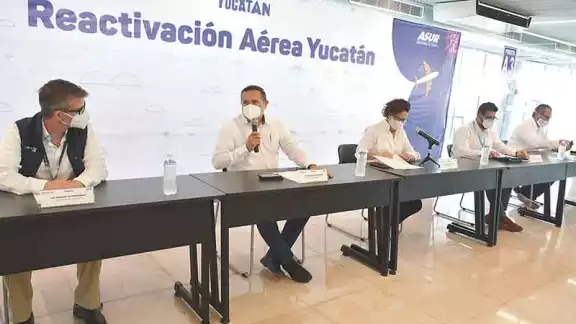 Se anunció también la implementación de los vuelos a Oakland desde Mérida. Se anunció también la implementación de los vuelos a Oakland desde Mérida.