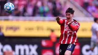 Brian Gutiérrez habría pedido salir de Chivas por diferencias con Gabriel Milito