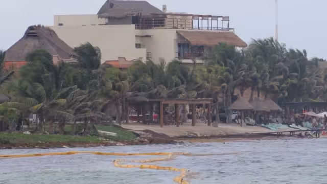 El sector hotelero del sur de Quintana Roo indicó que hay empresas,  que no resistirían otro confinamiento por los casos de COVID-19
