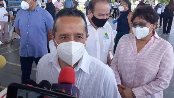 Carlos Joaquín González rechaza haber intervenido o participado con su cuñado en el despojo de tierras en Akumal Carlos Joaquín González rechaza haber intervenido o participado con su cuñado en el despojo de tierras en Akumal