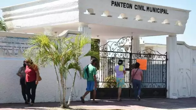 A pesar del Semáforo Verde en Chetumal, las autoridades sanitarias pidieron mantener las medidas anticovid durante el Día de Muertos