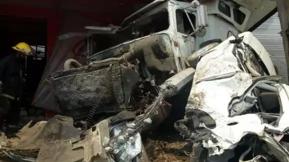 Fuerte accidente en la México-Toluca deja al menos cuatro muertos y varios heridos
