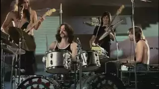 La banda decidió mostrar su apoyo a Ucrania al lanzar la canción 'Hey Hey Rise Up', esto después de casi tres décadas de no hacerlo