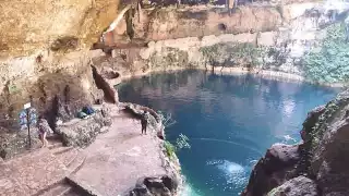 Se observan cada día mayor número de turistas recreándose en el cenote Zací