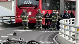 Muere motociclista tras ser embestido por unidad del Metrobús en Coyoacán