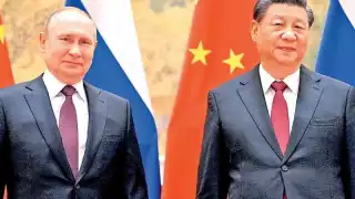 PEKÍN.— China y Rusia proclamaron ayer una asociación estratégica para contrarrestar lo que consideran la “maligna influencia mundial de Estados Unidos”.
