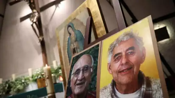 El funeral de los sacerdotes jesuitas asesinados en Chihuahua ha dado inicio El funeral de los sacerdotes jesuitas asesinados en Chihuahua ha dado inicio