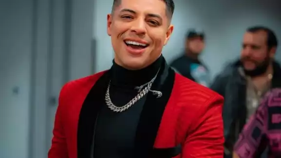 Conoces la marisquería de Eduin Caz de Grupo Firme