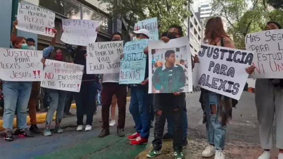 Familiares de Alexis, joven asesinado de la UAM, piden justicia a las autoridades con manifestación Familiares de Alexis, joven asesinado de la UAM, piden justicia a las autoridades con manifestación