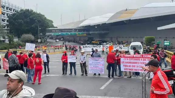 Así fue como bloquearon el AICM Así fue como bloquearon el AICM