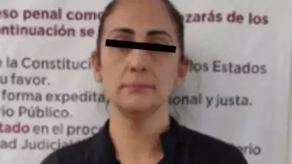 Azalia tenía la intención de hacer el cobro de 350 mil pesos en un banco ubicado en Atizapán de Zaragoza