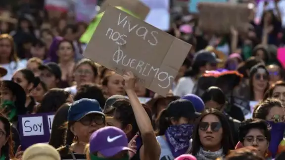 En el marco del Día Internacional de la Mujer, en la Ciudad de México se alista una megamarcha que avanzará del Ángel de la Independencia al Zócalo capitalino En el marco del Día Internacional de la Mujer, en la Ciudad de México se alista una megamarcha que avanzará del Ángel de la Independencia al Zócalo capitalino