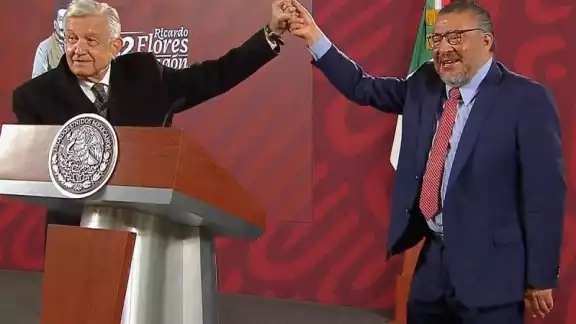 AMLO informó que el funcionario le entregó su renuncia y le agradeció el apoyo y los logros en las aduanas. AMLO informó que el funcionario le entregó su renuncia y le agradeció el apoyo y los logros en las aduanas.