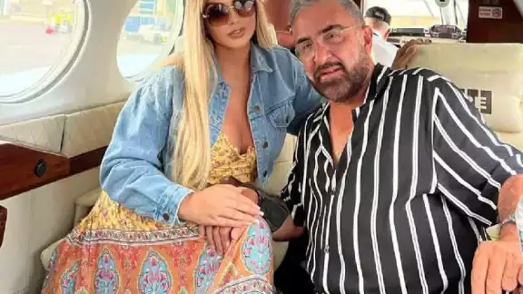 Critican a Mariana González por su relación con Vicente Fernández, la llaman 'interesada' Critican a Mariana González por su relación con Vicente Fernández, la llaman 'interesada'