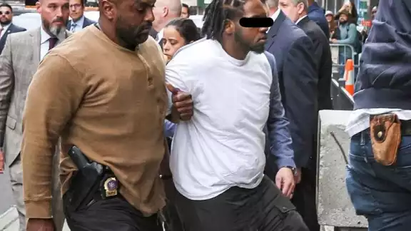Andrew Abdullah se entregó por cuenta propia en una comisaría de Manhattan Andrew Abdullah se entregó por cuenta propia en una comisaría de Manhattan