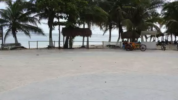 Habitantes de la Costa Maya piden que intervengan las autoridades federales ante esta violación al decreto federal que está cometiendo el empresario Habitantes de la Costa Maya piden que intervengan las autoridades federales ante esta violación al decreto federal que está cometiendo el empresario