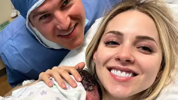 La pareja hizo un video del momento donde nació su hija La pareja hizo un video del momento donde nació su hija