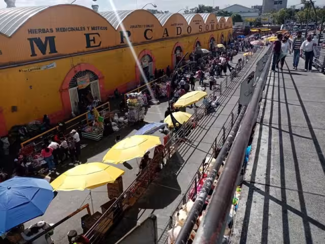 Claudia Sheinbaum, jefa de Gobierno, dijo que elementos de la policía y bomberos ya se encuentran en las inmediaciones.