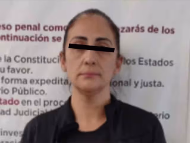 Azalia tenía la intención de hacer el cobro de 350 mil pesos en un banco ubicado en Atizapán de Zaragoza