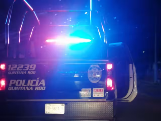 El cuerpo fue localizado en un camino de la localidad de Rovirosa, en el municipio de Othón P. Blanco