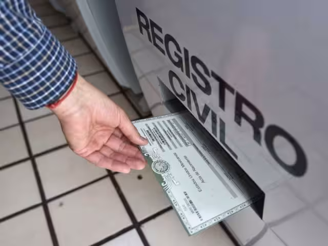 Te decimos cambiar el nombre y género en tu acta de nacimiento en CDMX