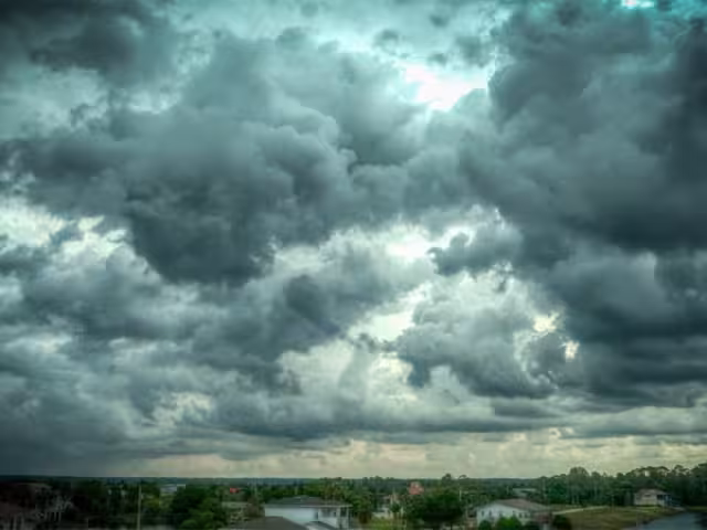 Actualmente, la Tormenta Tropical se encuentra a 1, 235 kilómetros de la costa de Quintana Roo