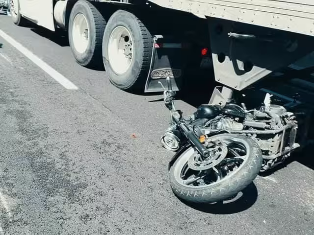 Con base en información de autoridades, el impacto ocurrió alrededor de las 11:00 horas