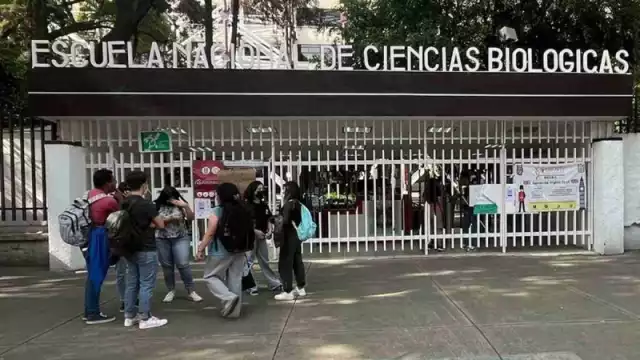 Alumnos de la Escuela Nacional de Ciencias Biológicas (ENCB), del Instituto Politécnico Nacional (IPN), se fueron a paro indefinido