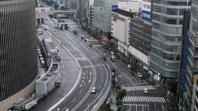 Los edificios se movieron y el servicio de trenes se detuvo tras reportarse el sismo alrededor de las 19:00 horas.
