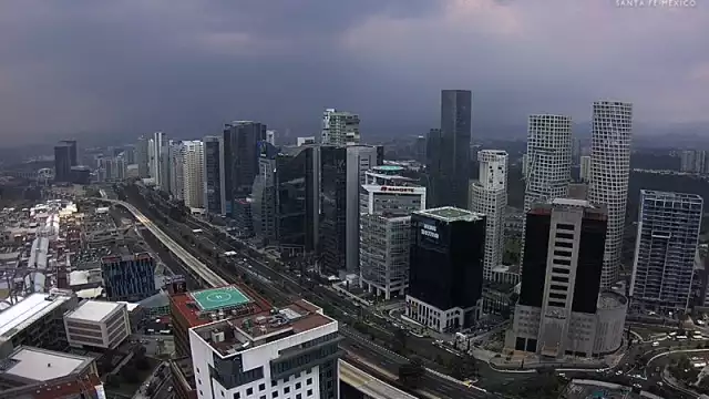 Fuerte lluvia deja una persona lesionada y afectaciones en la Línea 4 del Metro CDMX