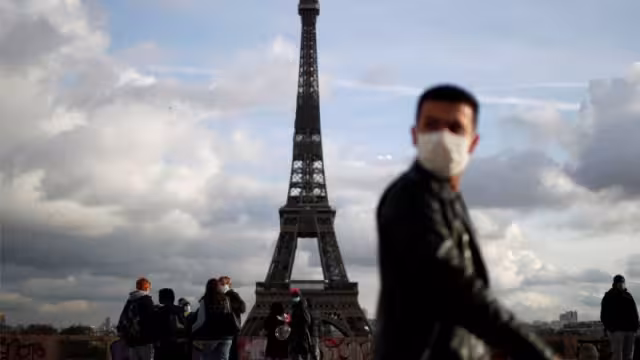 Cualquier visitante debe presentar una prueba de la vacunación completa, un test negativo reciente o un comprobante de inmunización