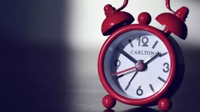 Con 59 votos a favor, 25 en contra y 12 abstenciones se aprobó la eliminación del horario de verano, el cual termina este domingo