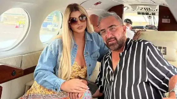 Critican a Mariana González por su relación con Vicente Fernández, la llaman 'interesada' Critican a Mariana González por su relación con Vicente Fernández, la llaman 'interesada'