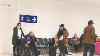 Viva Aerobus niega atención a hombre en silla de ruedas en Mérida