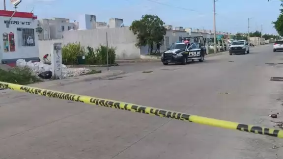 El cuerpo fue hallado sin cabeza y maniatado en la Supermanzana 260 de Cancún El cuerpo fue hallado sin cabeza y maniatado en la Supermanzana 260 de Cancún